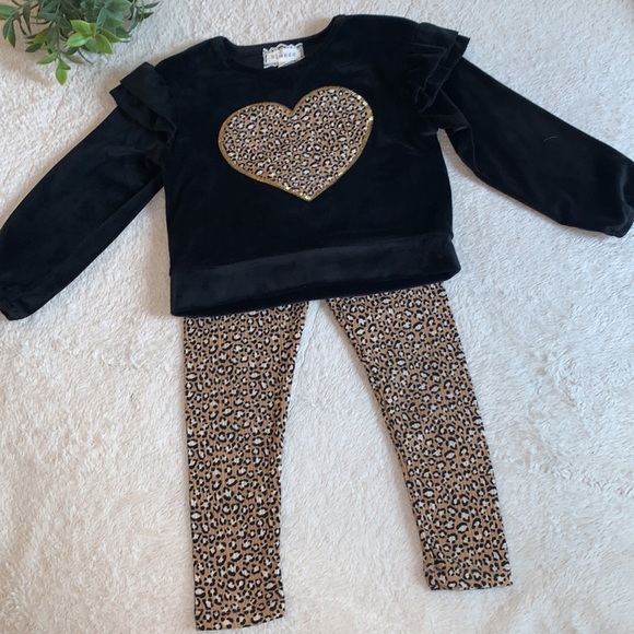 Btween Black Leopard Outfit Top & Leggings Set 4 EUC - Picture 2 of 12